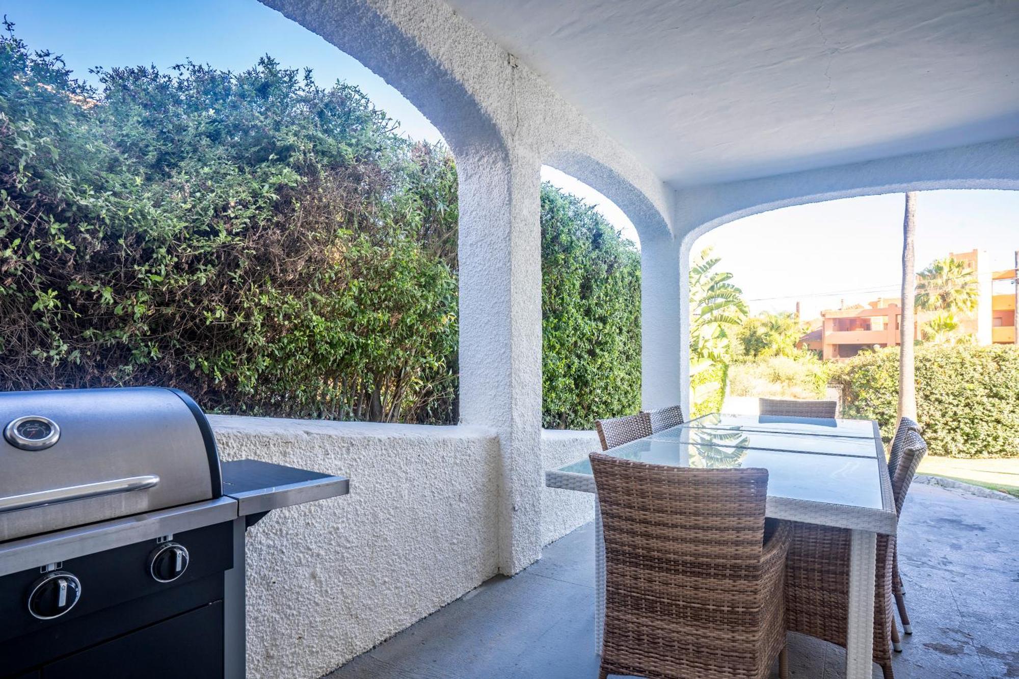 Beautiful 5 Bedroom Villa, Sea Views, Private Pool, Estepona Newly Refurbished מראה חיצוני תמונה