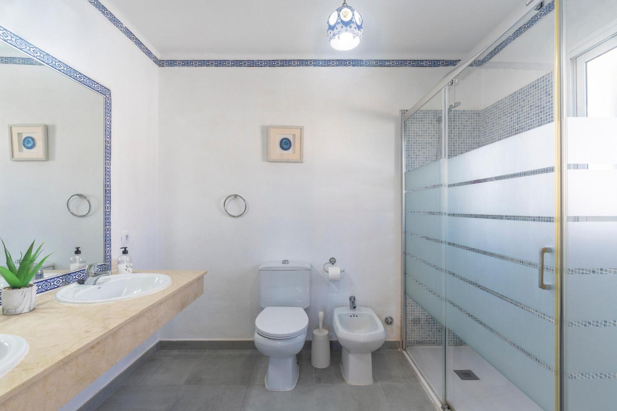 Beautiful 5 Bedroom Villa, Sea Views, Private Pool, Estepona Newly Refurbished מראה חיצוני תמונה