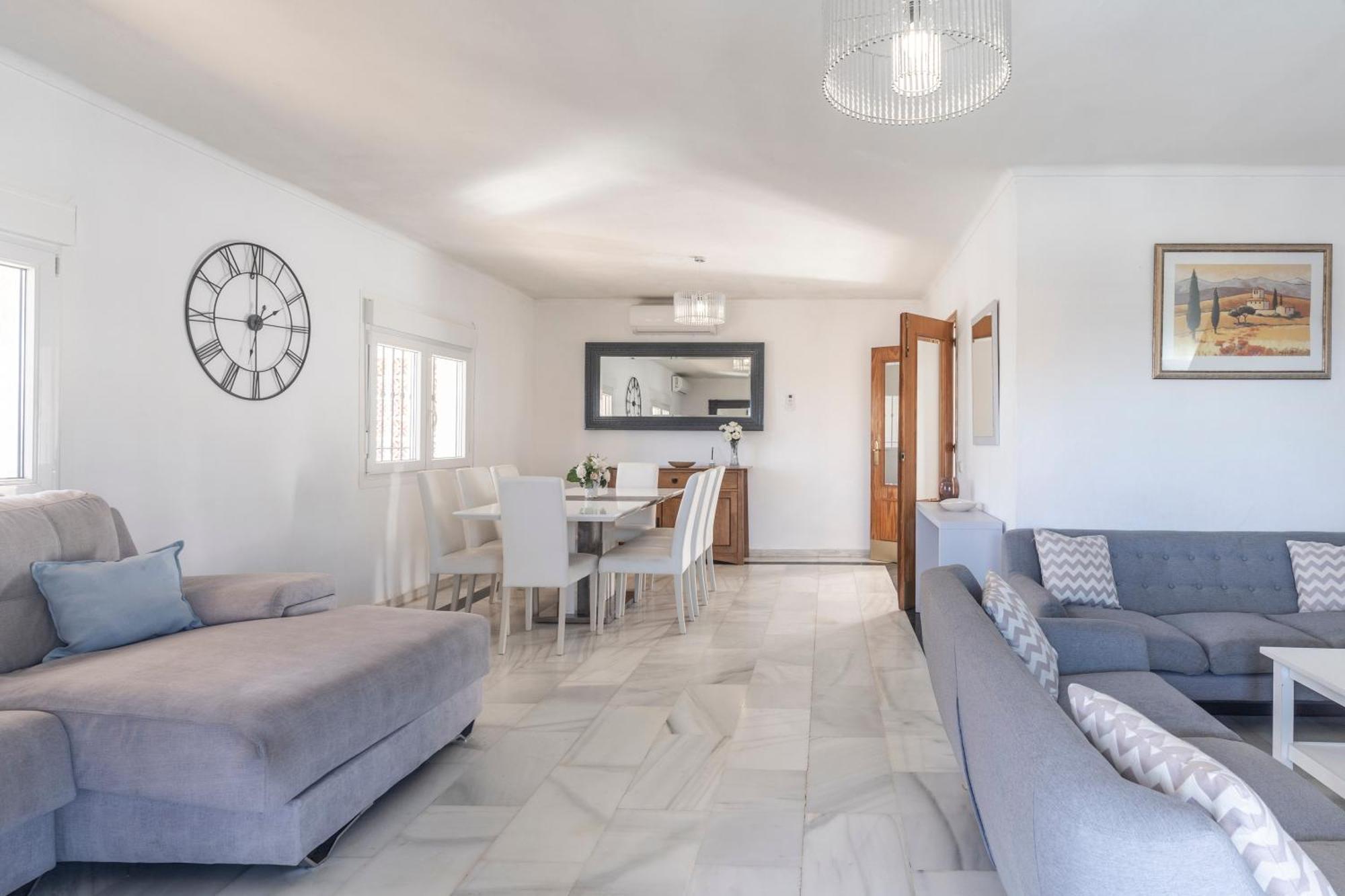 Beautiful 5 Bedroom Villa, Sea Views, Private Pool, Estepona Newly Refurbished מראה חיצוני תמונה