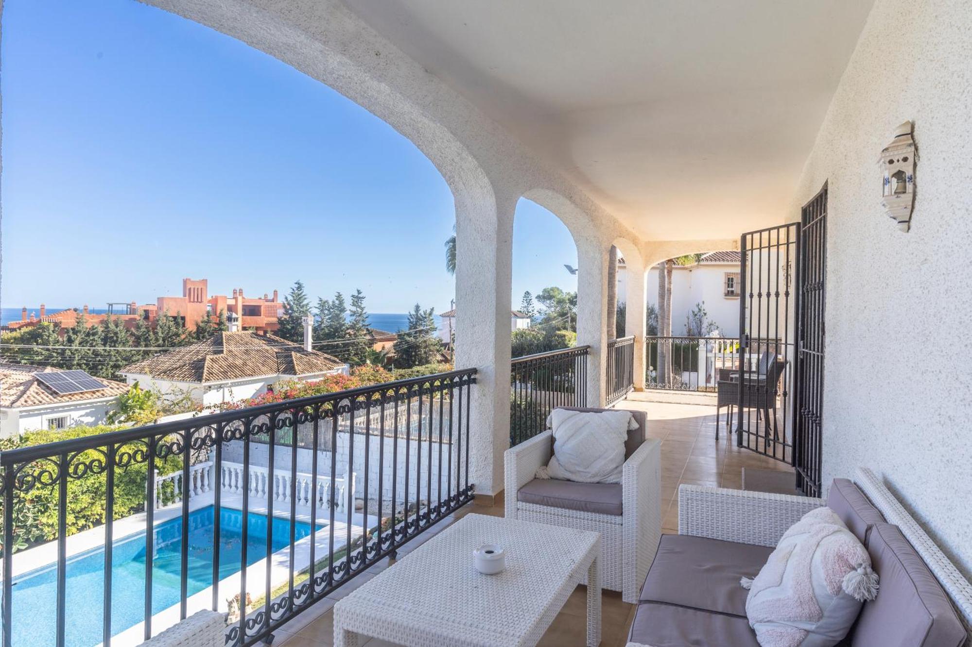 Beautiful 5 Bedroom Villa, Sea Views, Private Pool, Estepona Newly Refurbished מראה חיצוני תמונה